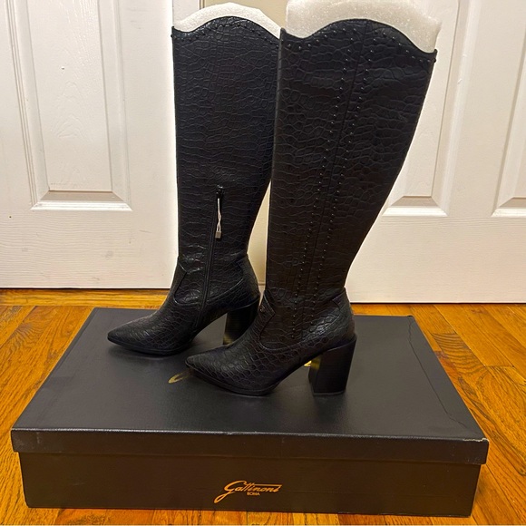 Western Elegance: Gattinoni Elliston Knee-High Croc Boots from Italy - Picture 2 of 5